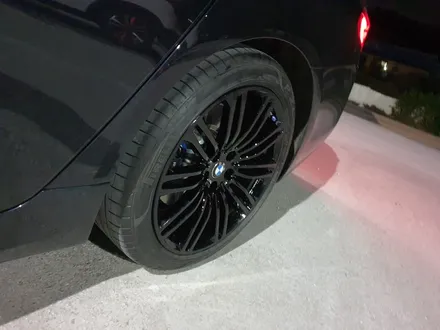 휠 복원 비용 자동차기스 BMW 530i 블랙유광 휠도색 휠수리 작업! / 원주시 소초면