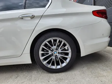 자동차 휠 긁힘 BMW 520D 고스트크롬 휠도색 시공과 캘리퍼도색 가능한 곳! / 원주시 소초면