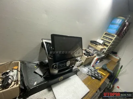 울산카오디오전문점/부산에서 방문하신 에쿠스 13인치 회전형         안드로이드 교환 장착