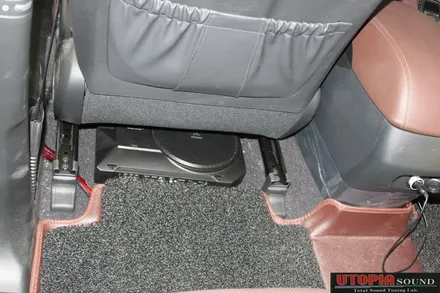 [울산카오디오]   맥스크루즈 JBL BASSPRO SL 8인치     시트우퍼를 장착하여 베이스를 보강시키다