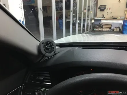울산BMW 카오디오 /   BMW 520D 미국 핸드메이드 수공 스피커 CDT 센터 스피커 + DLS 와이드레인지 고음 스피커 장착후 환상적인 사운드를 느끼다
