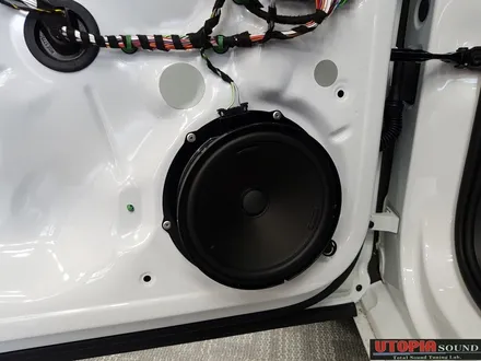 울산수입차카오디오작업/   폭스바겐 PASSAT GT  헤르츠 HS 165 + CDT 센터 스피커 CS 03DVC 장착