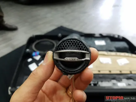 울산수입차카오디오작업/   폭스바겐 PASSAT GT  헤르츠 HS 165 + CDT 센터 스피커 CS 03DVC 장착