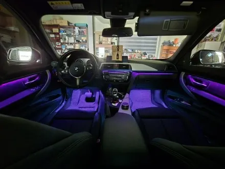 대구 BMW 3시리즈 F30 무빙엠비언트 비노출시공 환상적인 조명의 엠비언트무드등 시공 / 대구 달서