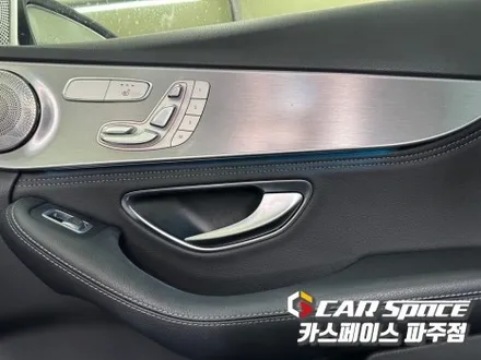 일산 파주 김포 벤츠 C클래스 C220 3색 순정 엠비언트를 64색 무빙 엠비언트라이트로 교체 설치장착 튜닝 시공 / 파주시 와동동