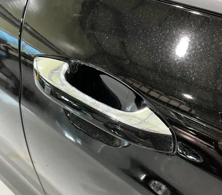 KIA K5 DL3 부분랩핑 (창틀 크롬 죽이기, 도어 캐치) AX 필름 고광도 유광 블랙 (PET) / 시흥시 월곶동