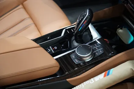 BMW G30 520i 부분랩핑 (창틀 크롬죽이기 , 실내 PPF) Ax 필름 고광도 유광 블랙 (PPF) / 시흥시 월곶동