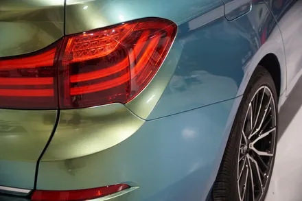 [나이퍼스]시흥랩핑 BMW 5GT AXWRAP 카멜레온 그린  전체랩핑 / 시흥시 월곶동