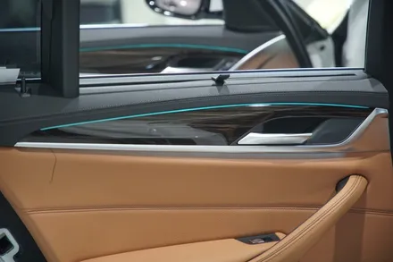 BMW G30 520i 부분랩핑 (창틀 크롬죽이기 , 실내 PPF) Ax 필름 고광도 유광 블랙 (PPF) / 시흥시 월곶동
