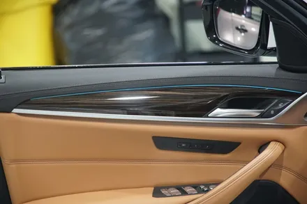 BMW G30 520i 부분랩핑 (창틀 크롬죽이기 , 실내 PPF) Ax 필름 고광도 유광 블랙 (PPF) / 시흥시 월곶동