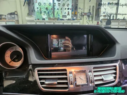 벤츠 W212 E220 스마트 드라이빙 대화면 안드로이드 올인원 무빙 엠비언트 시공 순정보다 더 순정 같은 / 용인 농서동