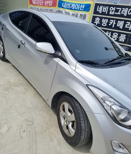 대전 아반떼 MD 솔라가드 차콜 썬팅(틴팅)재시공으로 열 차단 효과와 멋진 스타일을 연출해 보세요!