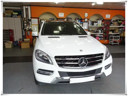 15년형 벤츠 ML250 안드로이드 8.4인치 모니터 시공