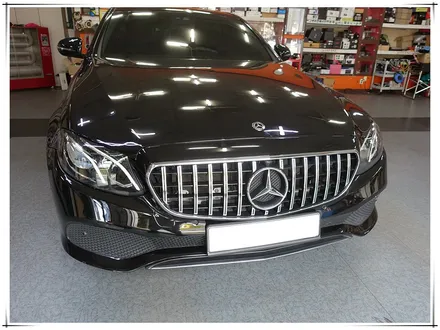 W213 벤츠 E 클래스 - 전동트렁크, 3D 전동 스피커, 앰비언트 송풍구