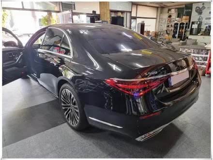 W223 벤츠 S580 튜닝 - 피아노 트림, 액티브 앰비언트 라이트