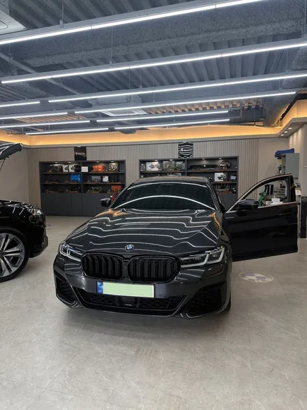 G30 BMW 530e - 센터 콘솔 패널 앰비언트 라이트 추가 적용