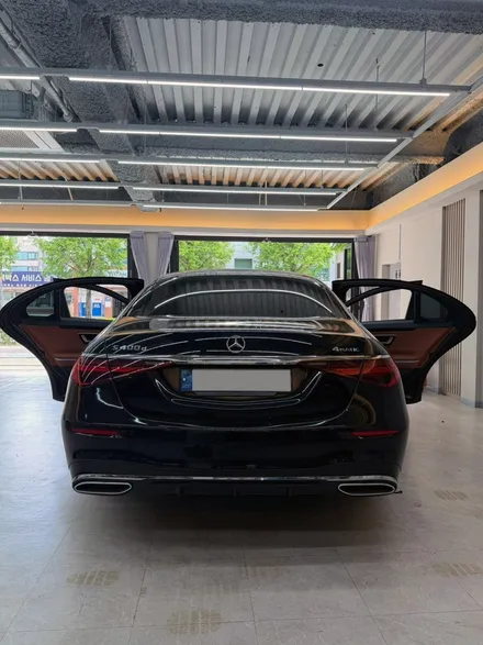 W223 벤츠 S400d  액티브 앰비언트 라이트와 4d부메스터