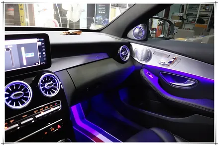 20년형 벤츠 C 클래스 C200d - 앰비언트 송풍구 장착기
