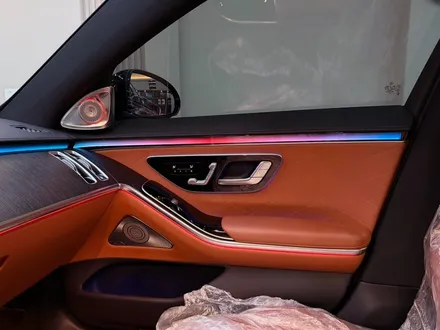 W223 벤츠 S400d  액티브 앰비언트 라이트와 4d부메스터