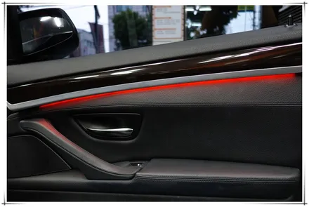F10 BMW 520d - 순정 트윗과 앰비언트 라이트
