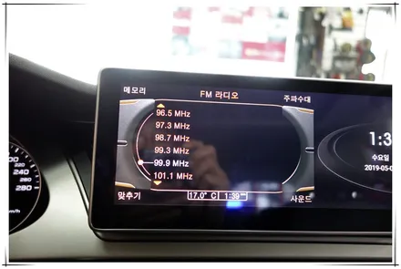 아우디 A4 안드로이드 10.25 모니터 교체 장착