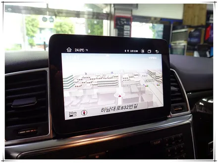 15년형 벤츠 ML250 안드로이드 8.4인치 모니터 시공