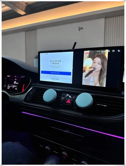 2016 아우디 A6 안드로이드 모니터와 실내 앰비언트 라이트