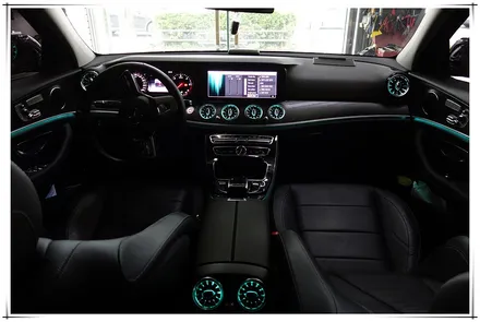 벤츠 E 클래스 E220d  앰비언트 라이트 호환 송풍구