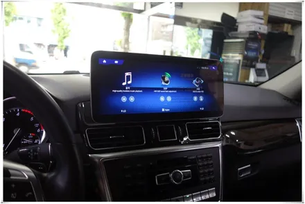 벤츠 ML350 또는 GLE 350 차량에 12.3인치 안드로이드 모니터