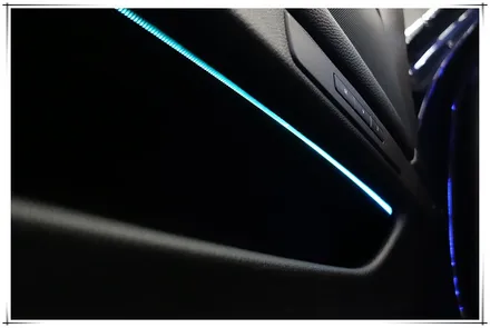 BMW F10 5시리즈 - 광각 미러와 가변 앰비언트 라이트