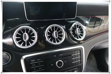 벤츠 CLA 45 AMG - 앰비언트 라이트 활성화 후 송풍구 LED 장착