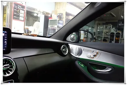 20년형 벤츠 C 클래스 C200d - 앰비언트 송풍구 장착기