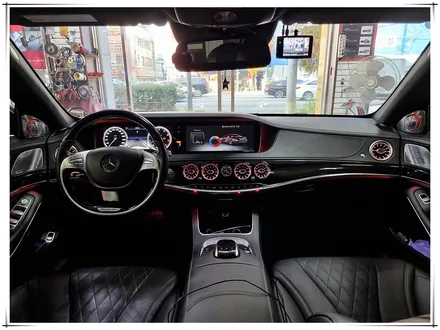 W222 벤츠 S 클래스 마이바흐 7가지 색상의 송풍구 앰비언트 라이트