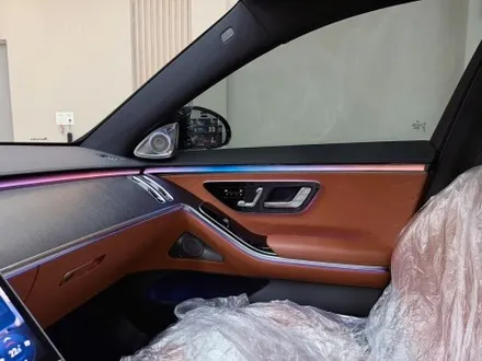 W223 벤츠 S400d  액티브 앰비언트 라이트와 4d부메스터