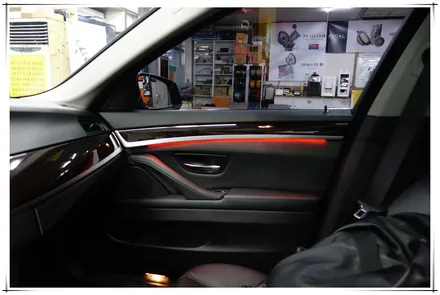 F10 BMW 520d - 순정 트윗과 앰비언트 라이트