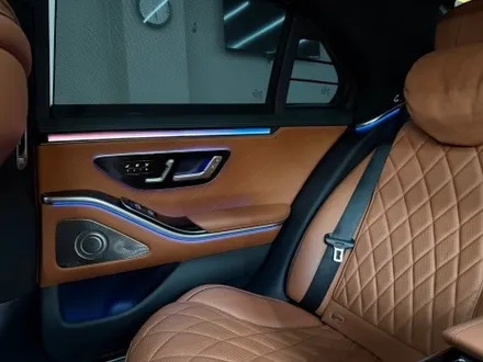 W223 벤츠 S400d  액티브 앰비언트 라이트와 4d부메스터