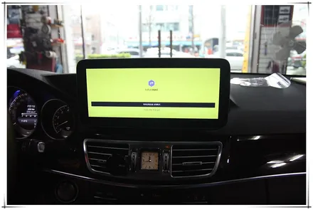 16년형 W212 벤츠 E300 - 안드로이드 모니터를 추천드립니다.