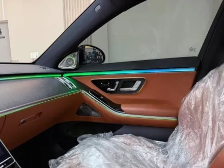 W223 벤츠 S400d  액티브 앰비언트 라이트와 4d부메스터