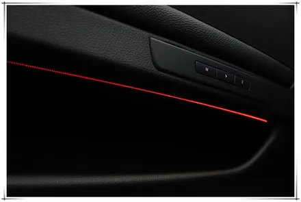 BMW F10 5시리즈 - 광각 미러와 가변 앰비언트 라이트