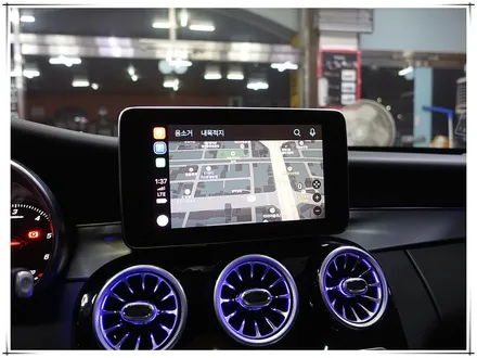 벤츠 W205 C 클래스 - 애플 카플레이, 64색 앰비언트, 송풍구