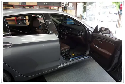 BMW 5GT 무선 미러링 & 엠비언트라이트