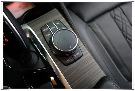G30 BMW 520d - 아이 워크인과 안드로이드 리어 모니터 S9