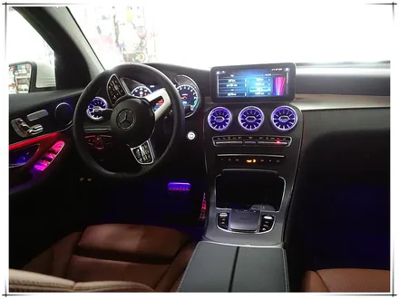 페이스리프트 GLC 300e 앰비언트 송풍구로 분위기 바꾸세요