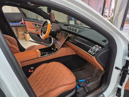 W223 벤츠 S 클래스 실내 인테리어 튜닝 (리어부메스터, 피아노 트림, 액티브 앰비언트