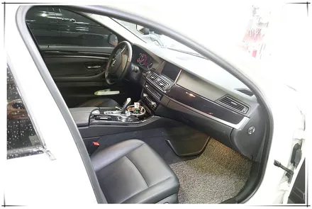 F10 BMW 5시리즈 가변 앰비언트 라이트 시공
