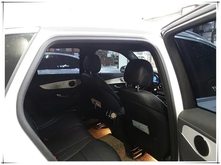 벤츠 GLC 300e - 아이들을 위한 안드로이드 모니터 시공