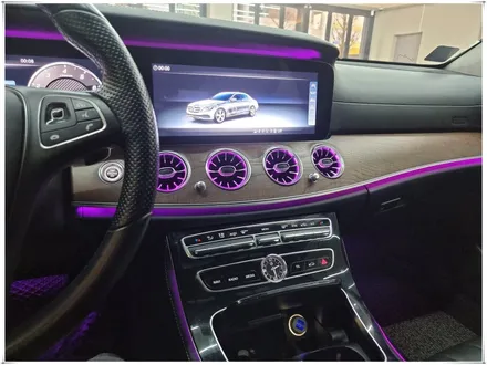 벤츠 E220d 와이드콕핏과 AMG 계기판, 송풍구 앰비언트