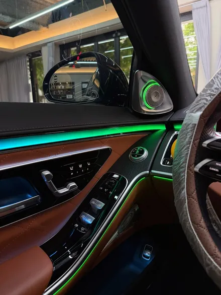 W223 벤츠 S400d  액티브 앰비언트 라이트와 4d부메스터