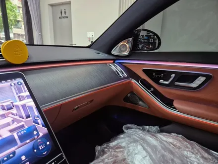 W223 벤츠 S400d  액티브 앰비언트 라이트와 4d부메스터