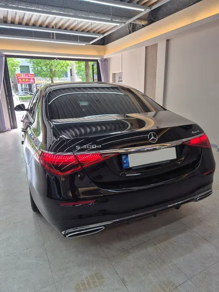 W223 벤츠 S400d  액티브 앰비언트 라이트와 4d부메스터